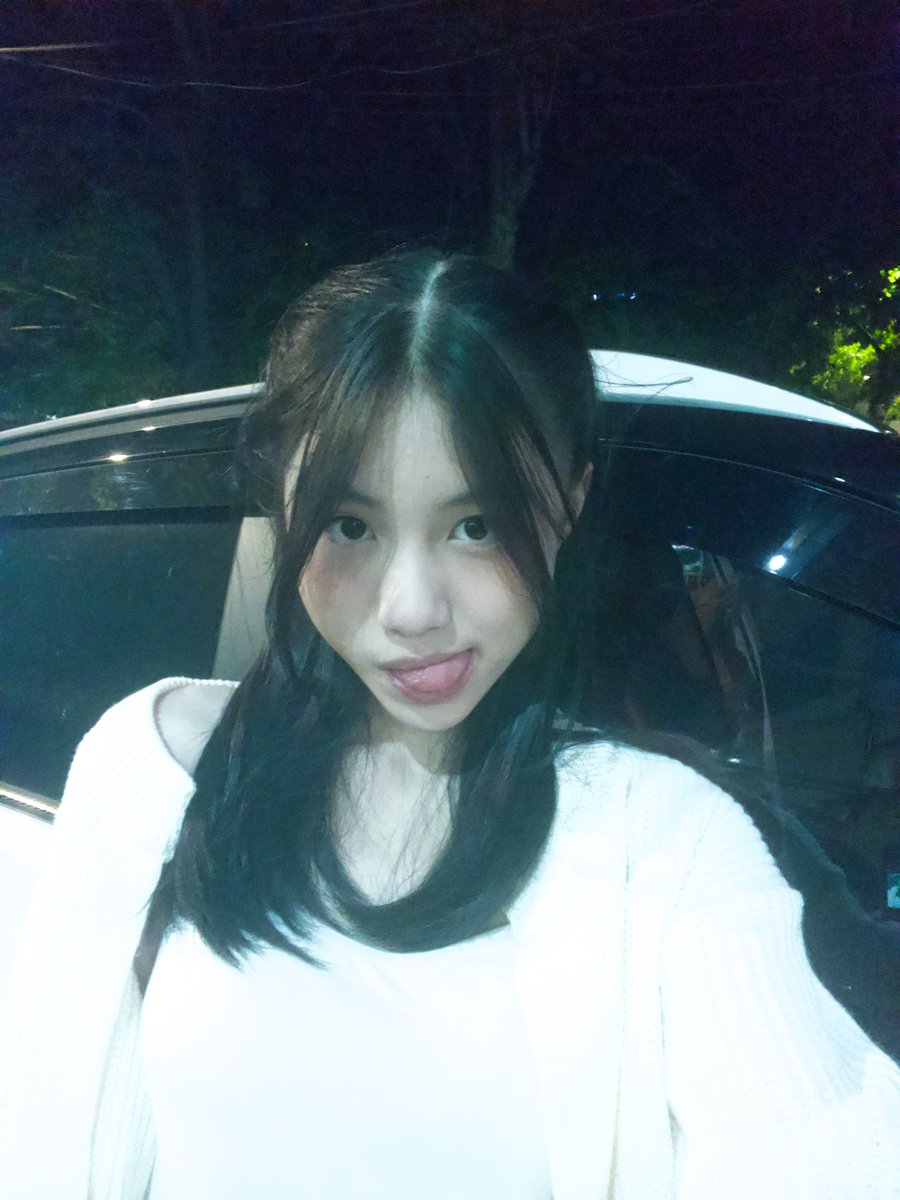 Michie_JKT48's tweet photo. haihai, lg apaa https://t.co/Inp2JsVimn