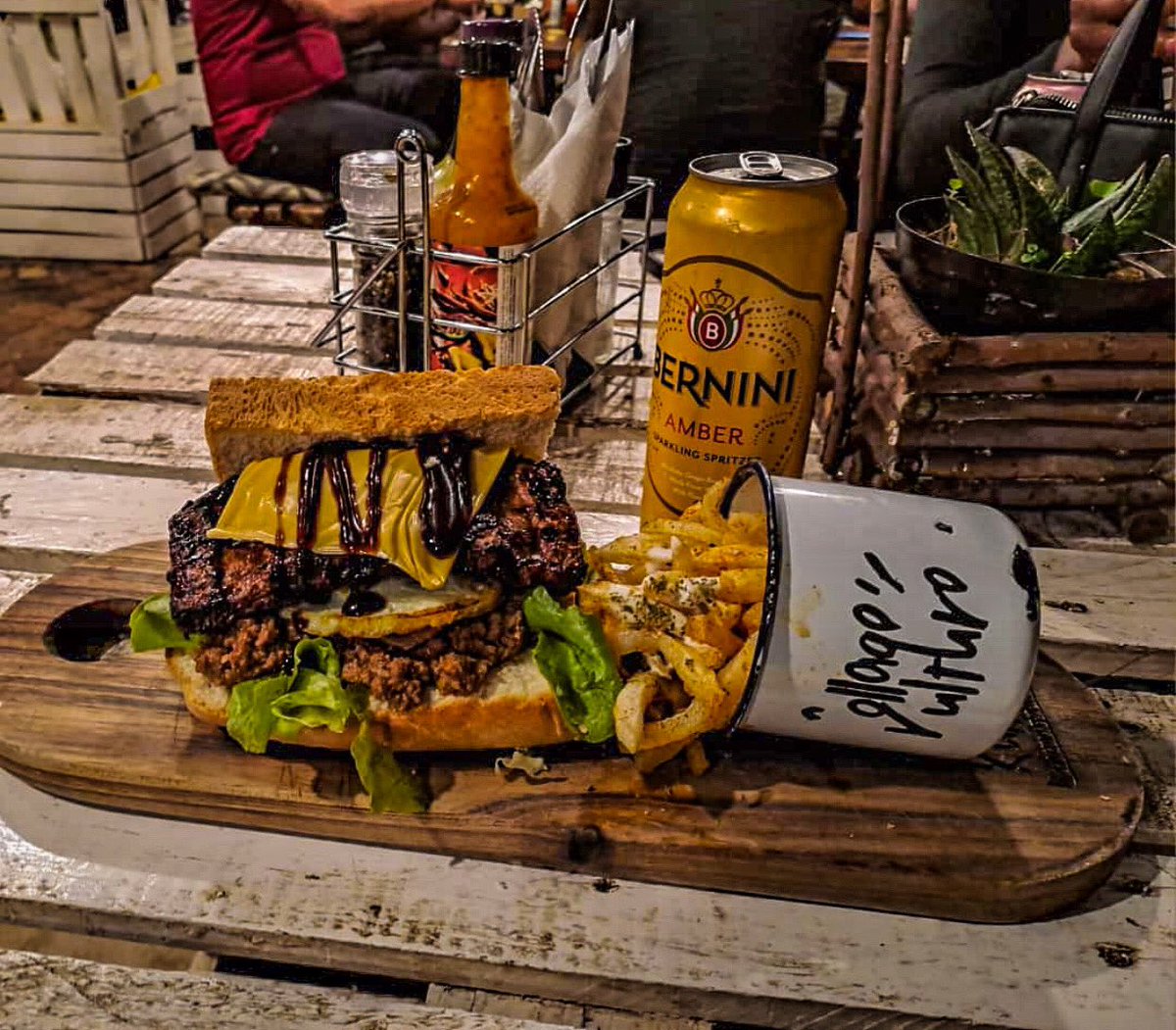 KGashley's tweet photo. Open until 20:00, Collage Kulture Lifestyle Restaurant out in Mamelodi East, Pretoria https://t.co/9GzR6ZFHvO