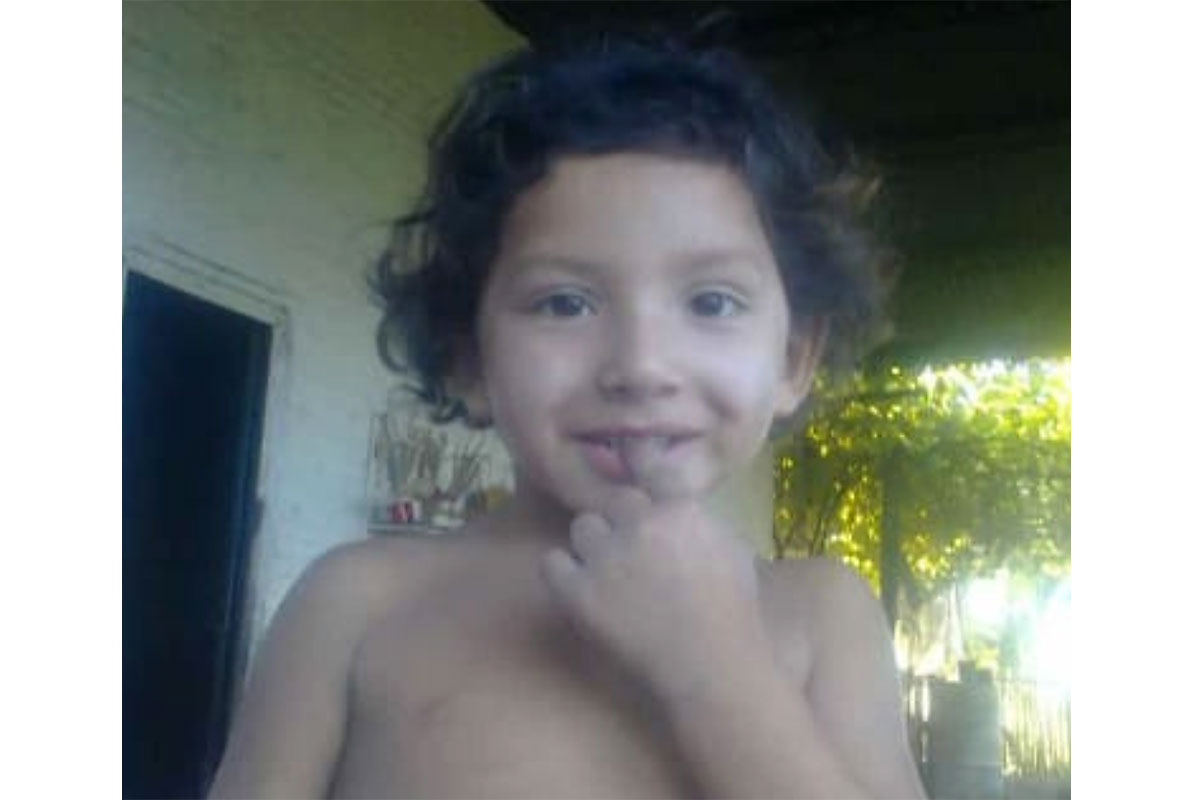 El niño José 'Kily' Rivero murió en Corrientes en 2012, por las fumigaciones. Hoy está procesado un productor tomatero, pero un juez suspendió el juicio. 'Cuanto más se aleja el juicio más se dilata nuestro dolor', dice la mamá de Kily.
✍️@anabelpomar
➡️bit.ly/3KAGcPY