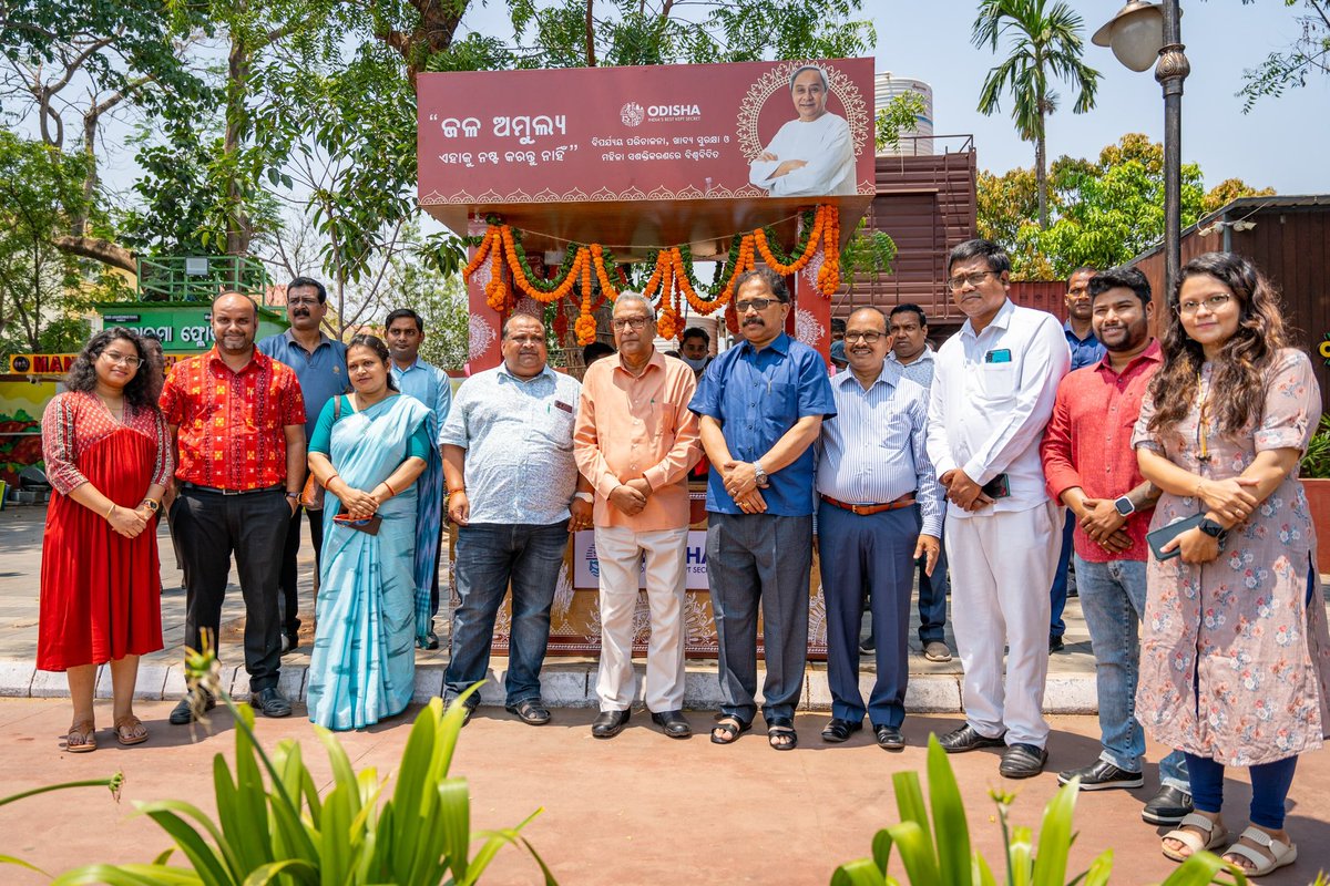TourismDptt's tweet photo. Earlier in the day, Hon’ble Tourism Minister Aswini Kumar Patra inaugurated the #JalaChhatra set up by Odisha Tourism &amp; OTDC at Janpath where visitors can avail free drinking water. 

A total of 30 ‘Jala Chhatras’ will be made operational across Odisha for a period of 60 days. https://t.co/44XA5CVBBc