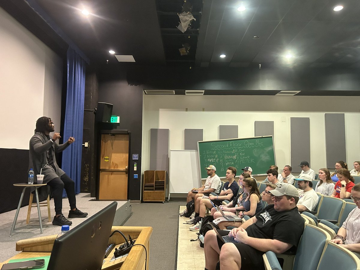 PSUImpactAward's tweet photo. It is @PSUImpactAward day. Starting off with @RealMikeRob guest lecturing at #PennState @PSUBellisario for Professor @PSUPoorman #WeAre #PennStateAlumni https://t.co/VecQpB5w8Q https://t.co/Val1GkGr8n