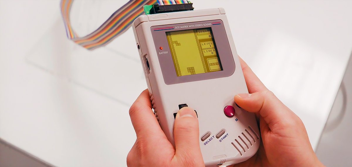 letteraV's tweet photo. Qui è dove faccio la punta al tetramino sugli errori del film di Tetris https://t.co/1jcd2jVCLD https://t.co/SVZwWZeK2s