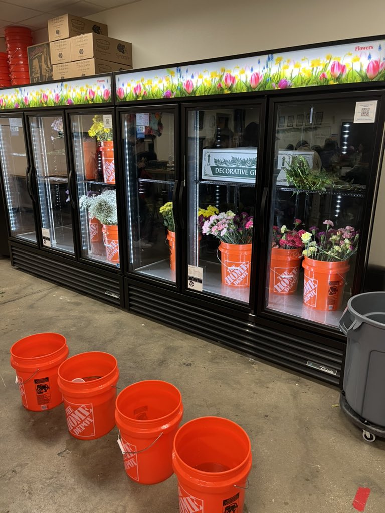 McKinneyTxFFA's tweet photo. Miss Sanders floral design class is getting busy this week! We are so glad to have this new program in our department. 💐 https://t.co/yaHo1D99yl