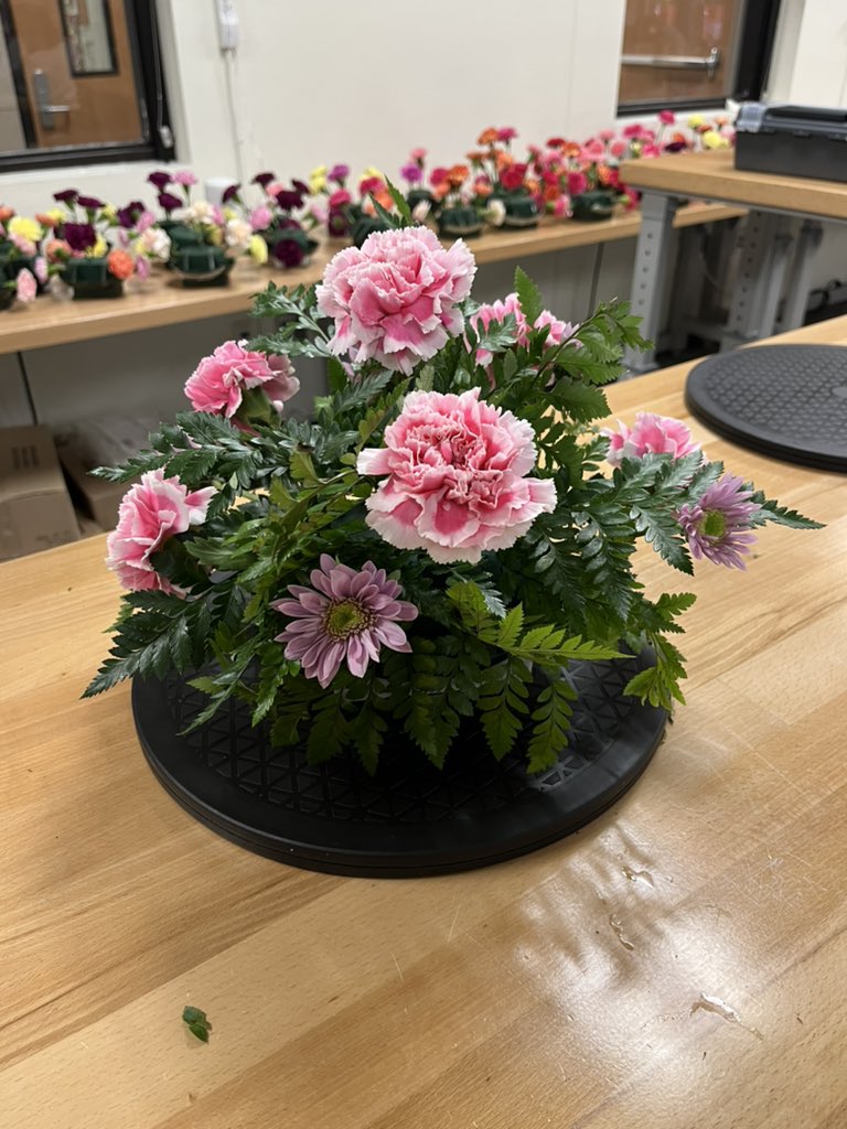 McKinneyTxFFA's tweet photo. Miss Sanders floral design class is getting busy this week! We are so glad to have this new program in our department. 💐 https://t.co/yaHo1D99yl