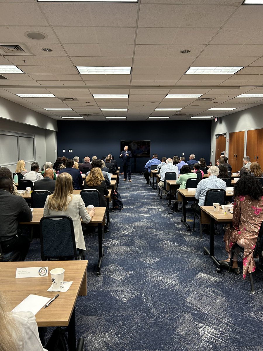 LauraNBrunner's tweet image. Thank you to Congressman Landsman for bringing Mitch Landrieu to Cincinnati. As Senior Advisor to President Biden he is sharing his views on how to bring Infrastructure funding here.