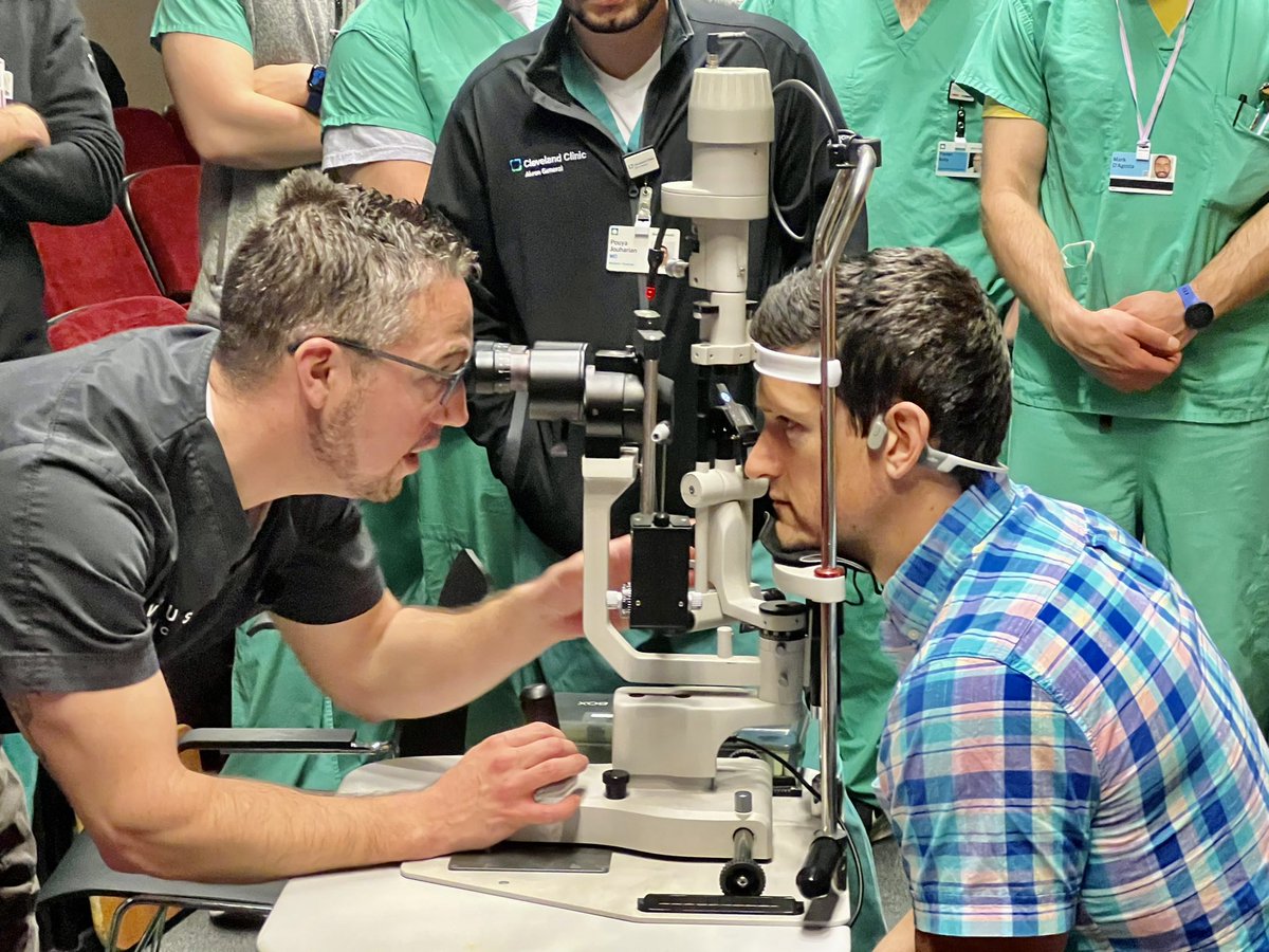 Shining a little light on the eye exam. #CCAGEM #SlitLampsAreCool <a href="/POCUSaurusRex/">Bob Stenberg</a>