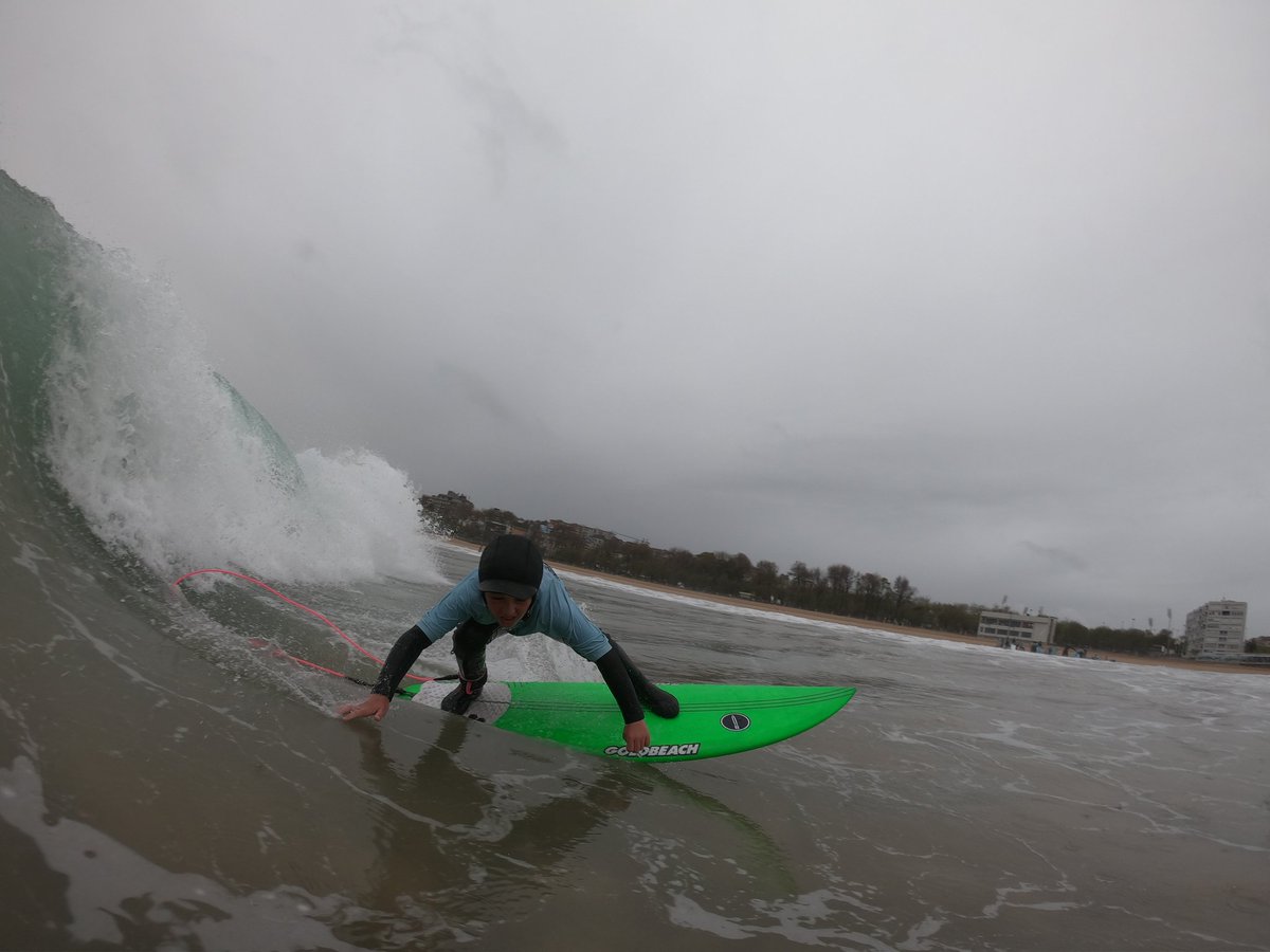 Kai 💙 despegando 🚀 . Take off+ botton 🔥 #escueladesurfmolinucos