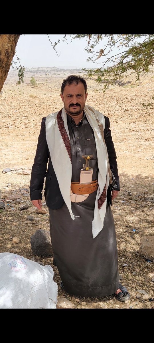 يــأبــىٰ لــنـا اللهْ والـقـيْـم الانـسـانـية
تــأبـىٰ لـنـا عــادات الآبــاء والـجـدود

تــأبــىٰ الــشـيَـم والـفـطـرة الـربـانـية
واخـلاقـنـا والــديـن نـخـضع لـلـيهود

هـــــذه مـــبــادي ثــابـتـة وايـمـانـيـة
وراســخـة عــنـد الـشـوافـع والـزيـود
.  
#الهوية_اليمنية