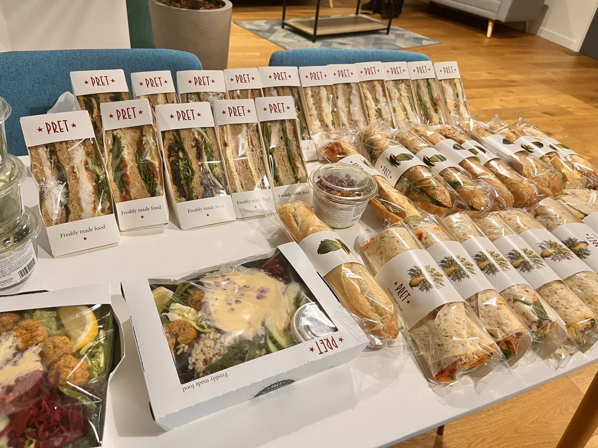 BBBB_Nottm's tweet photo. Peace and love to all. @BBBB_Nottm have been honoured to be able to give away hundreds of tasty meals to those that need it in #Nottingham thanks to @Pret for helping us make this work. Long love our partnerships 🖤❤️💛💚 https://t.co/HxUBke4UHc