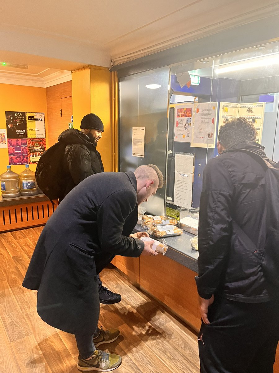 BBBB_Nottm's tweet photo. Peace and love to all. @BBBB_Nottm have been honoured to be able to give away hundreds of tasty meals to those that need it in #Nottingham thanks to @Pret for helping us make this work. Long love our partnerships 🖤❤️💛💚 https://t.co/HxUBke4UHc