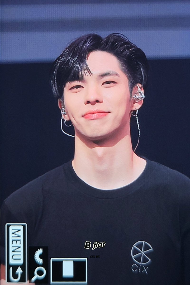 Bflat_x's tweet photo. 230413 오사카 콘서트
#CIX #BX #병곤 https://t.co/MxOLIXcY5n