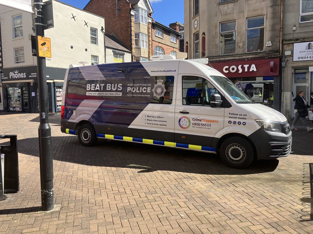 NptonPolice's tweet image. The beat bus is currently parked on Abington Street #Northampton from 1400-1600 hours. Come down and have chat to your local Neighbourhood officers about any concerns you might have. #P1226 #C7094 #P0894 @NorthantsOPFCC @NorthantsInsp