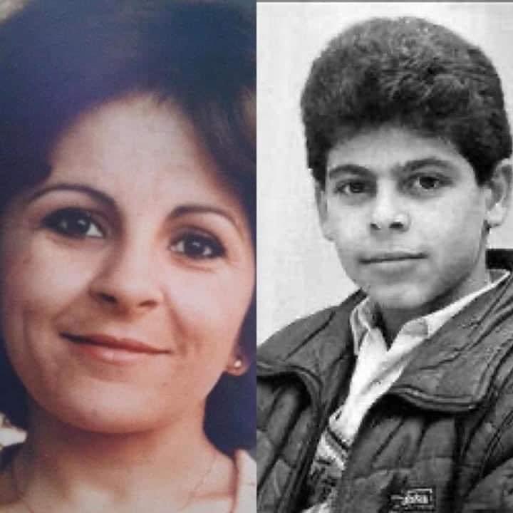 LubnanAlTaghyir's tweet photo. غداً يا ولدي إذا عدت، ستجد سفينتي قد أبحرت الى شاطئ النهاية. ستتساءل عن سرعة الرحيل لكنك ستعذرني. غداً يا ولدي إذا عدت ستجد انني سئمت الانتظار ولا خبر منك ولا علم..

من رسالة تركتها نايفة نجار حمادة في ٢٦-١٢-١٩٨٤ قبل إنتحارها إلى إبنها علي (١٣ عاماً) الذي خطف في ٢٦-٠٣-١٩٨٤ ولم يعد

قضية المخطوفين والمخفيين قسراً في لبنان هي  إحدى المسائل الأكثر إيلاماً و الباقية طيّ النسيان كجرحٍ نازف أبداً..

ماذا تنتظرون مِن من قتل وخطف ودمّر ونهب وهجر وسرق وكذب ثم تربع على كرسي الحكم واستبدل سلاحه باوغاد يعيثون فساد في البلاد؟ لا ضمير ولا انسانية ولا رحمة. 

الى متى؟

#الحرب_الاهلية
#١٣نيسان
#April13
#لبنان