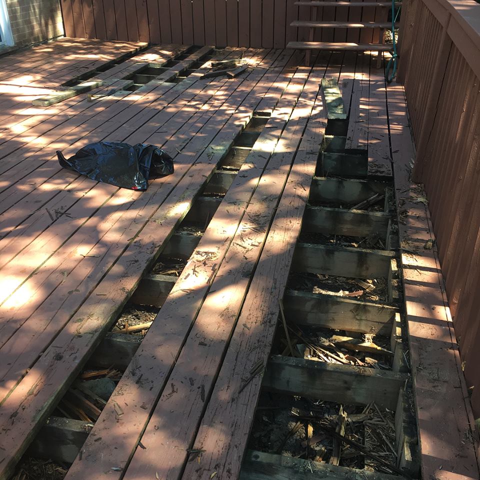 DeckGoose's tweet photo. What I call a "zombie deck". It's really dead but somehow, it's still able to function. Probably should call it "Frankenstein deck" but zombies are popular. 🤣Older couple on a tight budget who were selling to downsize. Delivered the needed results on budget. https://t.co/ZJBbNaGnwF