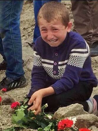 anikid's tweet photo. Patronlar üç kuruş fazla kazansın diye Soma'da babasız, dedesiz, amcasız, dayısız bırakılan onca çocuğu unutma. https://t.co/vcPoGoY9lG