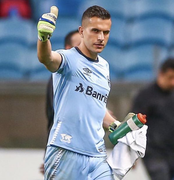 pedro19O3's tweet photo. tbt de Grêmio. 🇪🇪

A instituição Marcelo Grohe nos jogos com camisa de linha. https://t.co/nmjiFotmuX