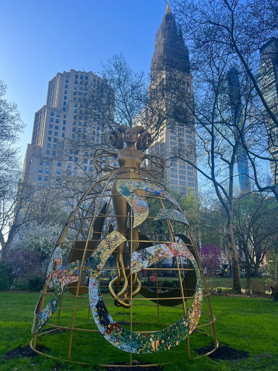 Good to be back in #NewYork in spring this morning and find a marvelous sculpture and multimedia installation by #PakistaniAmerican artist @shahziasikander titled “Hawaa” amidst the geometric flowers layout in #MadisonSquareGarden - cc: @macfound #Macfellow