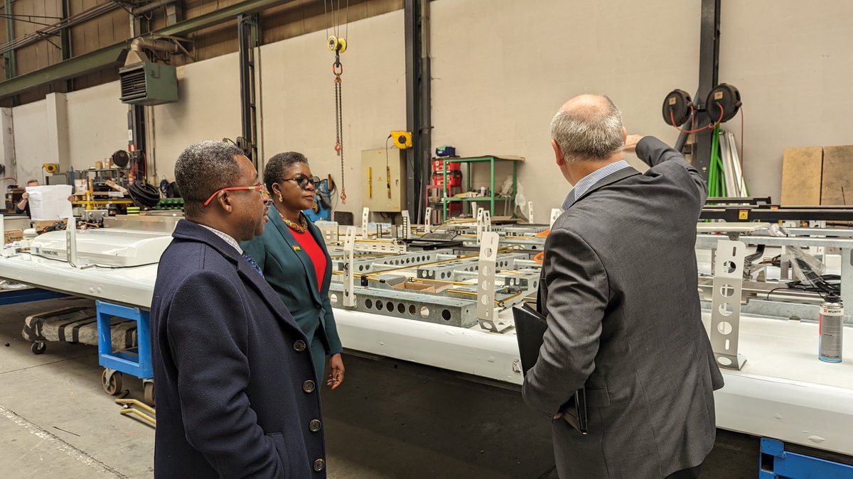 GhanainBelgium's tweet photo. 12/04/23 @SenaSBoateng held a productive meeting with Geert Lebbe Area Sales Manager of @VDL_Groep, Roeselare to discuss the supply of buses and training opportunities to enhance #Ghana's transportation network. #VDLcomany #TransportationDevelopment #GhanaOnTheGo https://t.co/Oywt2tBmK0