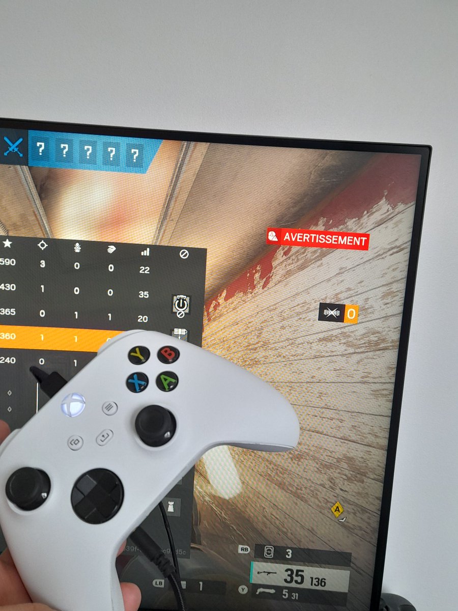 BanRznshi's tweet photo. #UbisoftFR niquer vos mer.. bande de fd. J'ai le ptn de bug pour les xim sur un smurf alors que je suis à la manette et que j'ai pas lancer une ptn de rank sur ce compte au xim https://t.co/3pFMsgGPA9