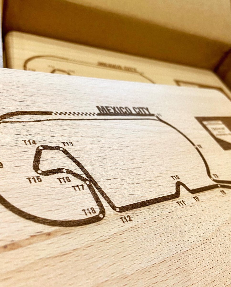 StadtLandCut's tweet photo. Endkundenevent mit @NetApp und @Porsche und dazu die passenden Vesperbrettle mit entsprechenden Gravuren inkl. México #Racetrack

#StadtLandCut #madewithmrbeam @PorscheFormulaE #TagHeuer #FormulaE https://t.co/WXM9UYh7J8