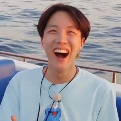 UniversBTS_'s tweet photo. 📸 O Mang tem o sorriso de coração como o Hobi! 🥺🫂

🦩@BTS_twt https://t.co/BcQWKEaK2Z