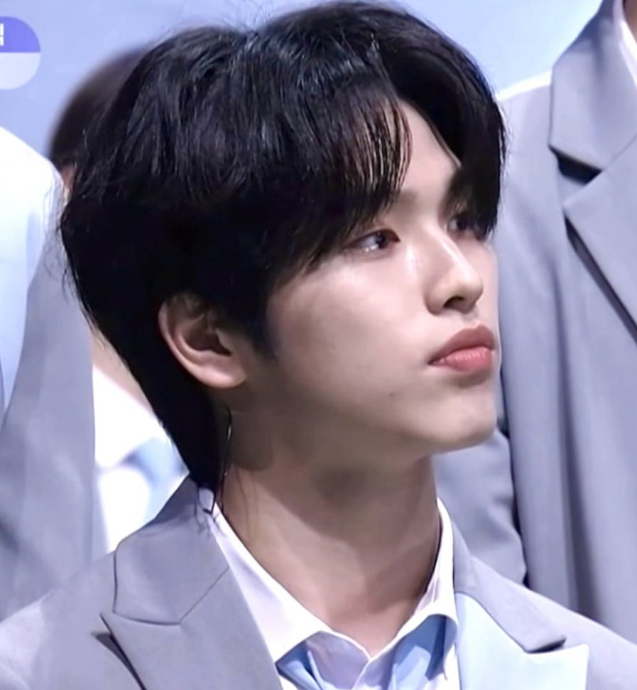 boysplanetarea's tweet photo. shiny! repeat after me

LEE SEUNGHWAN THANKYOU, YOU DID WELL! ❤ https://t.co/QBdJb93B07