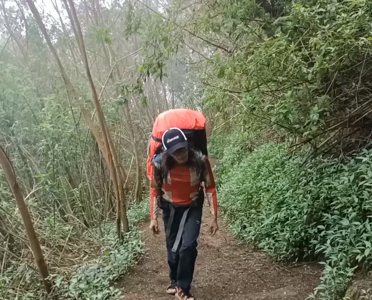 Kentarockers's tweet photo. Untuk trip baik Gunung Prau Dieng, Merbabu, Sumbing dan Sindoro kita kenapa menyiapkan homestay  agar peserta bisa istirahat nyaman &amp; Pagi bisa full stamina utk pendakian.
Jadi kita gak istirahat ato tidur di BC pendakian.
Jarang Opentrip yg memberikan Servis Homestay.
Nyok gas https://t.co/hiobXiKjB6