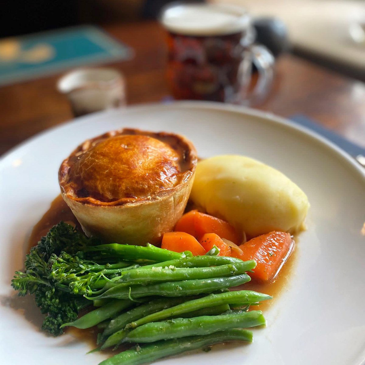 BullsHeadFoolow's tweet photo. THURSDAY IS PIE &amp; PINT NIGHT 🥧🍺
We have three scrumptious pies available this evening. 🍴
🍄 Mushroom, lentil &amp; tarragon
🥩 Steak &amp; mushroom 
🍖 Smoked ham, chicken &amp; mustard 
Tuck into one of our homemade pies and a pint for only £16.95 every Thursday evening.  #SpecialOffer https://t.co/bQB9wc5uNM