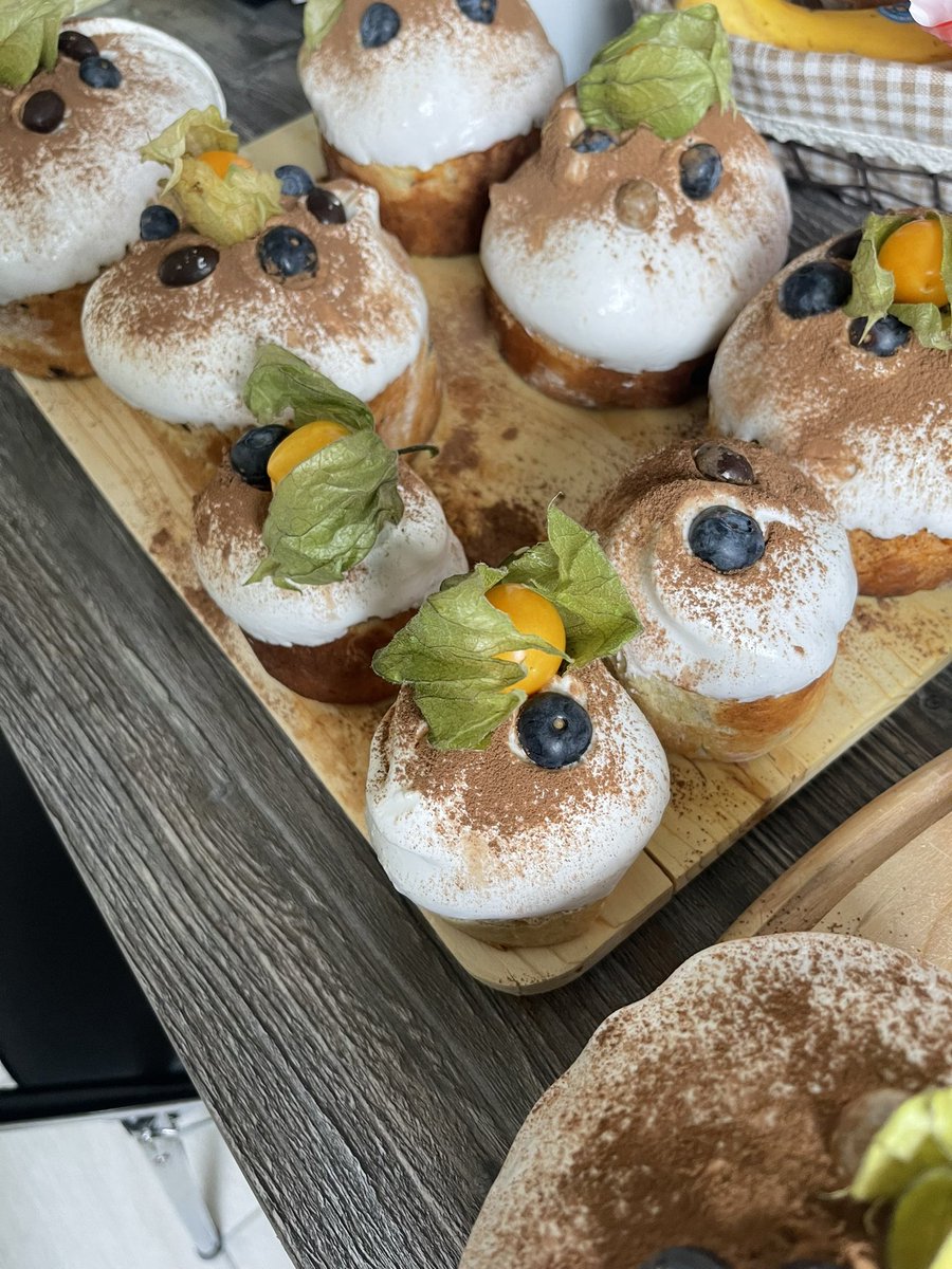 AKBAMEH's tweet photo. Каждый год заморачиваюсь с куличами, но в этот раз они мне особенно нравятся https://t.co/HE1usFrb8t