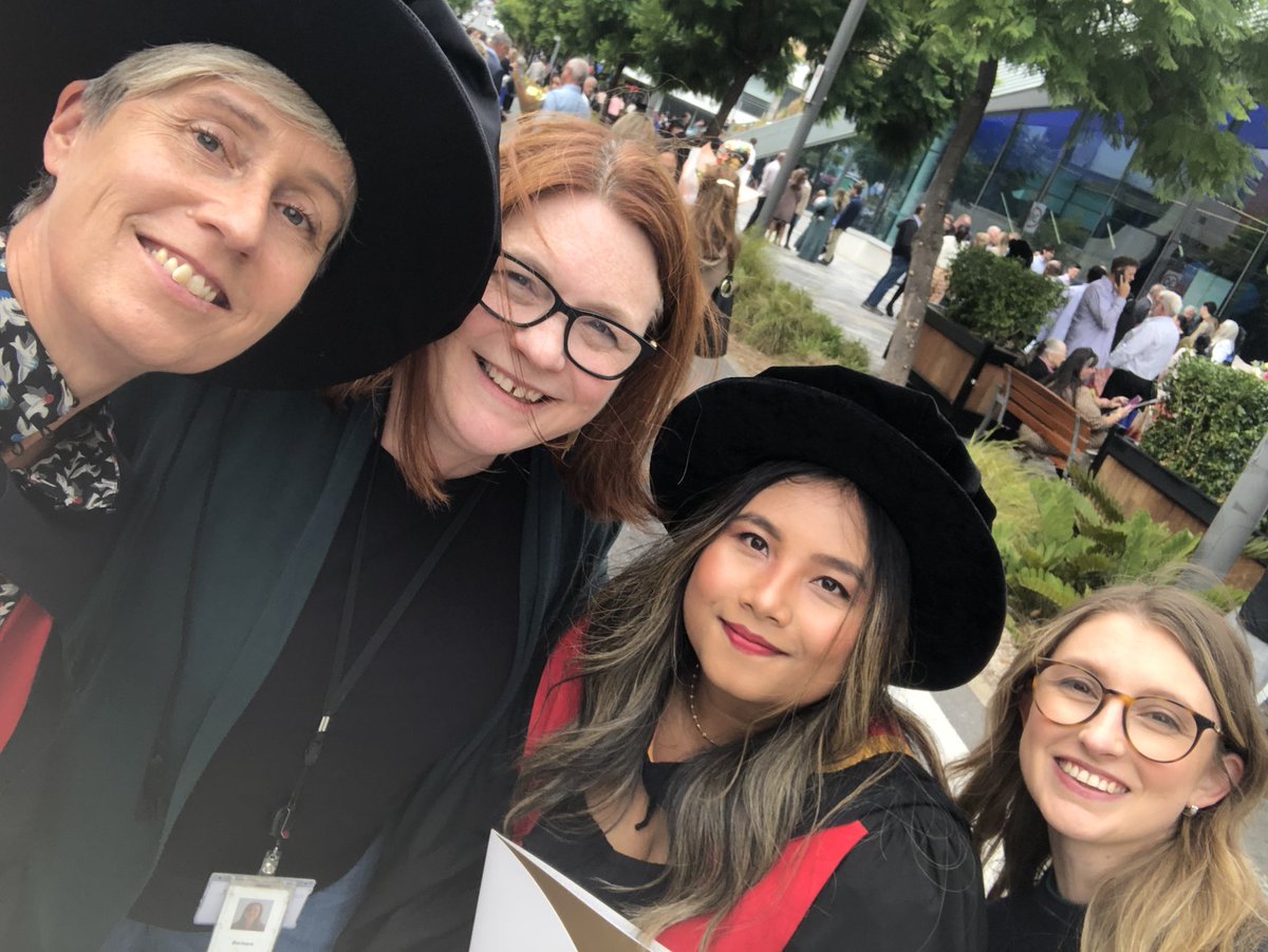 claudine_bonder's tweet photo. Celebrations 🎉🎉
Dr@kay_mmin graduated today 👏🏻👏🏻👏🏻 
Sitting in the ceremony brought back so many memories of how challenging the last few years have been and how extra proud I am of the students who have worked through it 👊🏻👊🏻
@CCB_Research https://t.co/OAIoRMKBjK