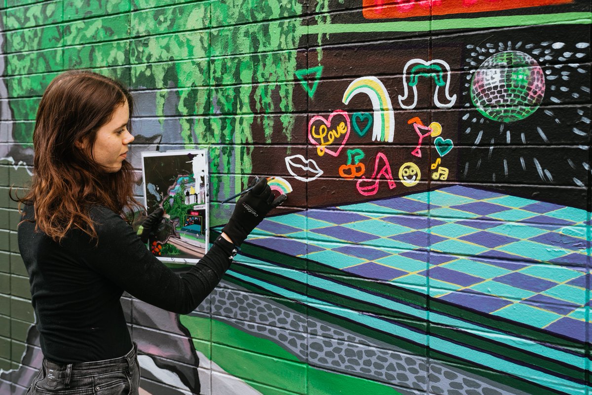 sarahjennifer90's tweet photo. Reminiscing on this #mural #artwork commission from #DanMurphys I completed in January this year. Super #lucky and #grateful for being able to paint this massive public piece in #prahran #Melbourne !! #sarahjenniferart <3 Photography by Arianna Leggiero https://t.co/5ZHvEDqmpC