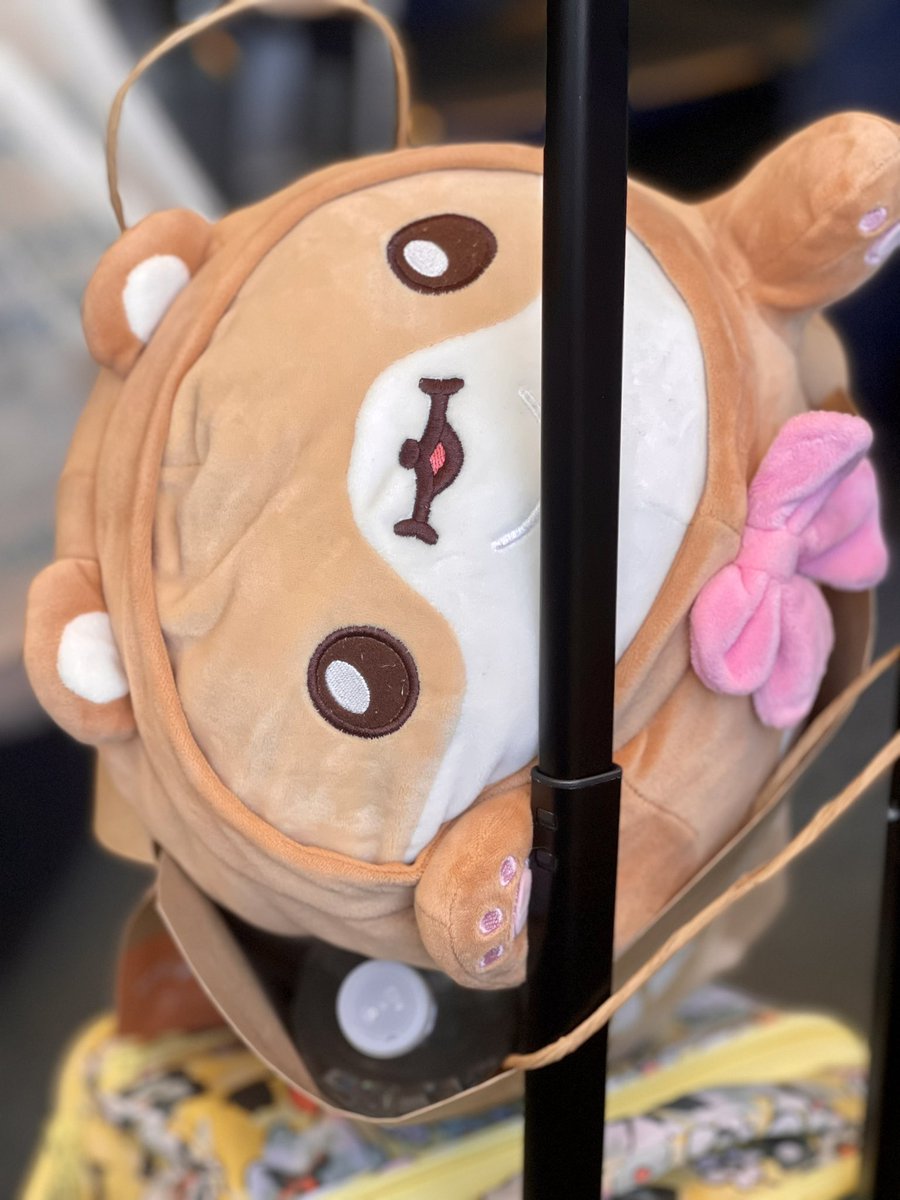 NursePatty's tweet photo. #HAMGOM enjoying the Airtrain in NYC 😍 #KIHYUN #기현 🐹 https://t.co/ajx2CWrN6U