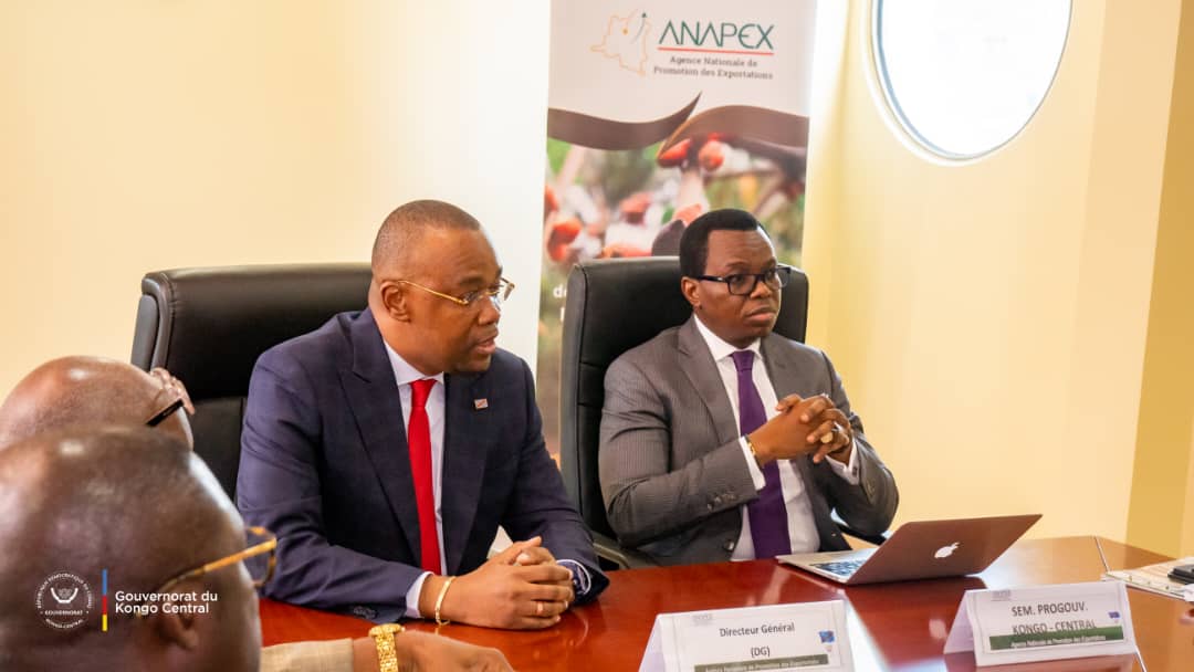 flory_mbadu's tweet photo. Le partenariat entre la Province du KC et l'Agence Nationale de Promotion des Exportations(#ANAPEX), aura une incidence logique sur la problématique de la relance des activités de nos ports(Matadi et Boma), car ls échanges commerciaux reposent sur ls importations et exportations. https://t.co/T8QoHBFMbO