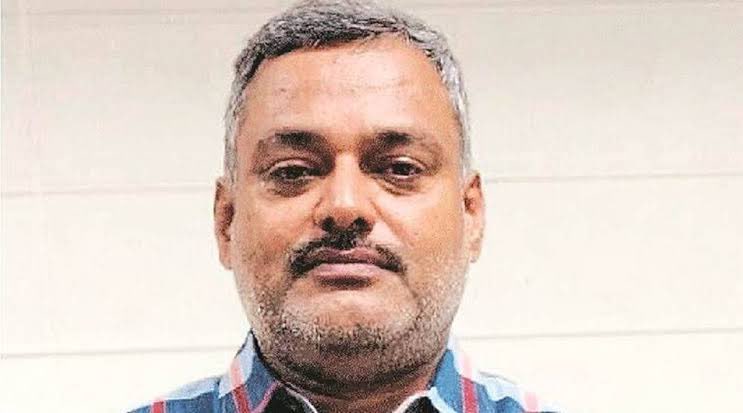 AdvAshutoshBJP's tweet photo. Just to let you know, when Gangster Vikas Dubey was faced by the police in Uttar Pradesh and has been encountered, Hindus/Right Wing/Sanghi did not defend him.

Hindus, however, praised the police of Uttar Pradesh in place of this, the same as today's encounter with Asad Ahmad. https://t.co/14JKYQiFGx