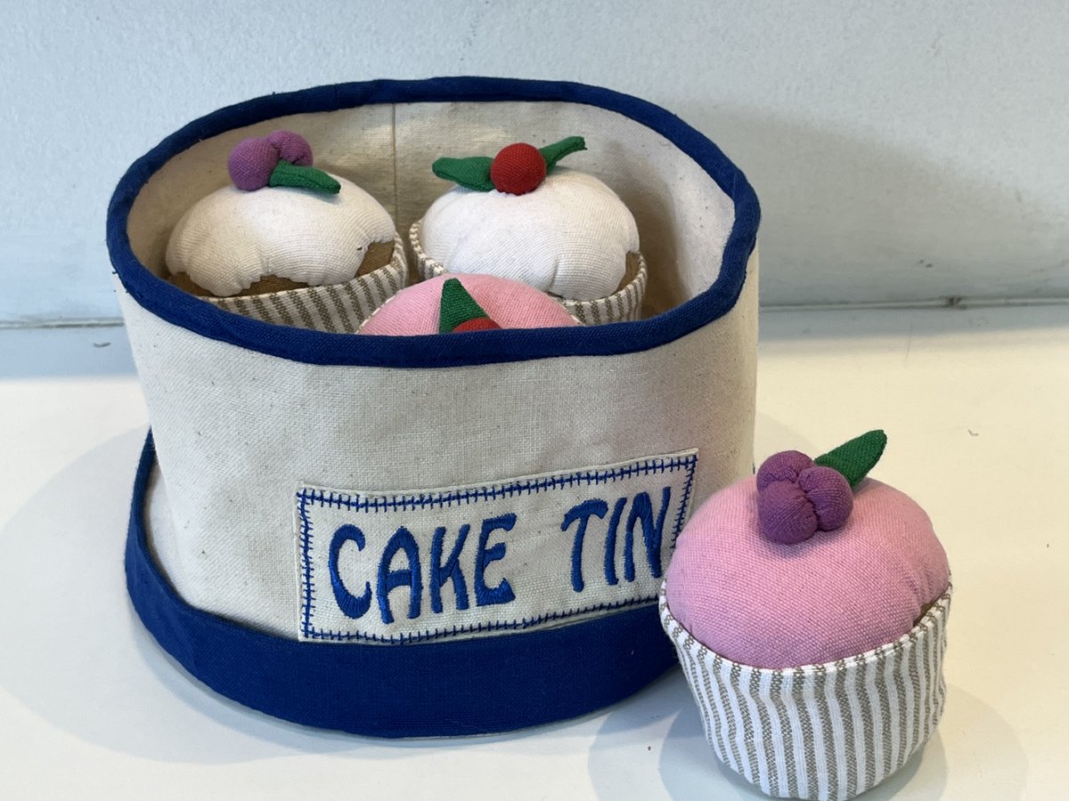FTSIpswich's tweet photo. And our whale is snacking on some seafood but the elephants have spotted the buns 🧁.  Get in quick before they disappear!

#fairtrade https://t.co/EbIVzh5sNj