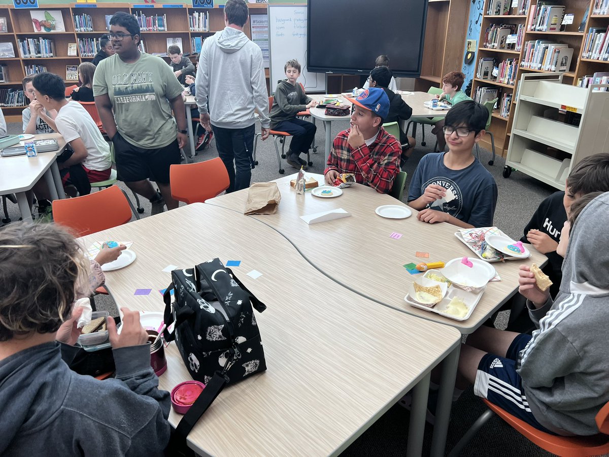 What a fun #mixituplunch we had with our 6th grade students! #meetyourpeeps #communitybuilding #newfriends #salemProud