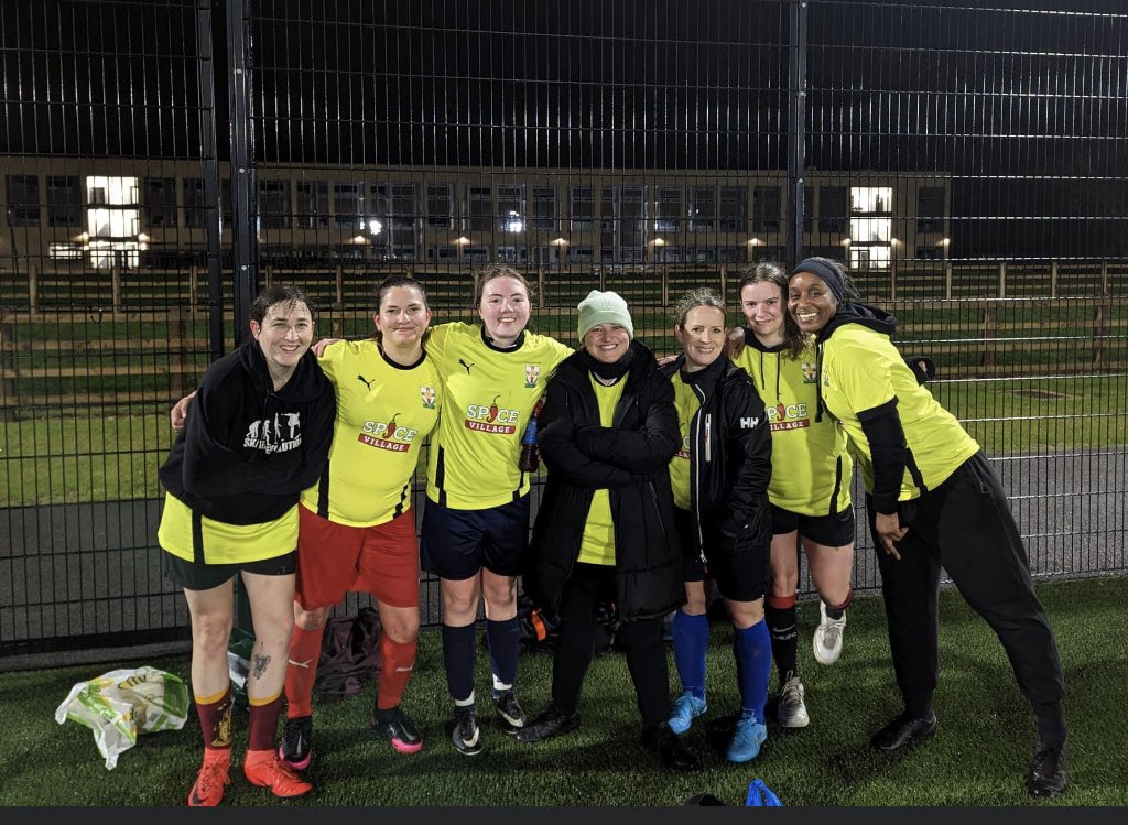 TATTENHOE FC WOMEN’s - off to a winning start!! 

Huge congrats to Tattenhoe’s Women’s team for winning their first Football Invasion league game, winning 4-0! 

Football Invasion is a weekly 5 a side ladies football league with the focus of getting ladies involved with Football.
