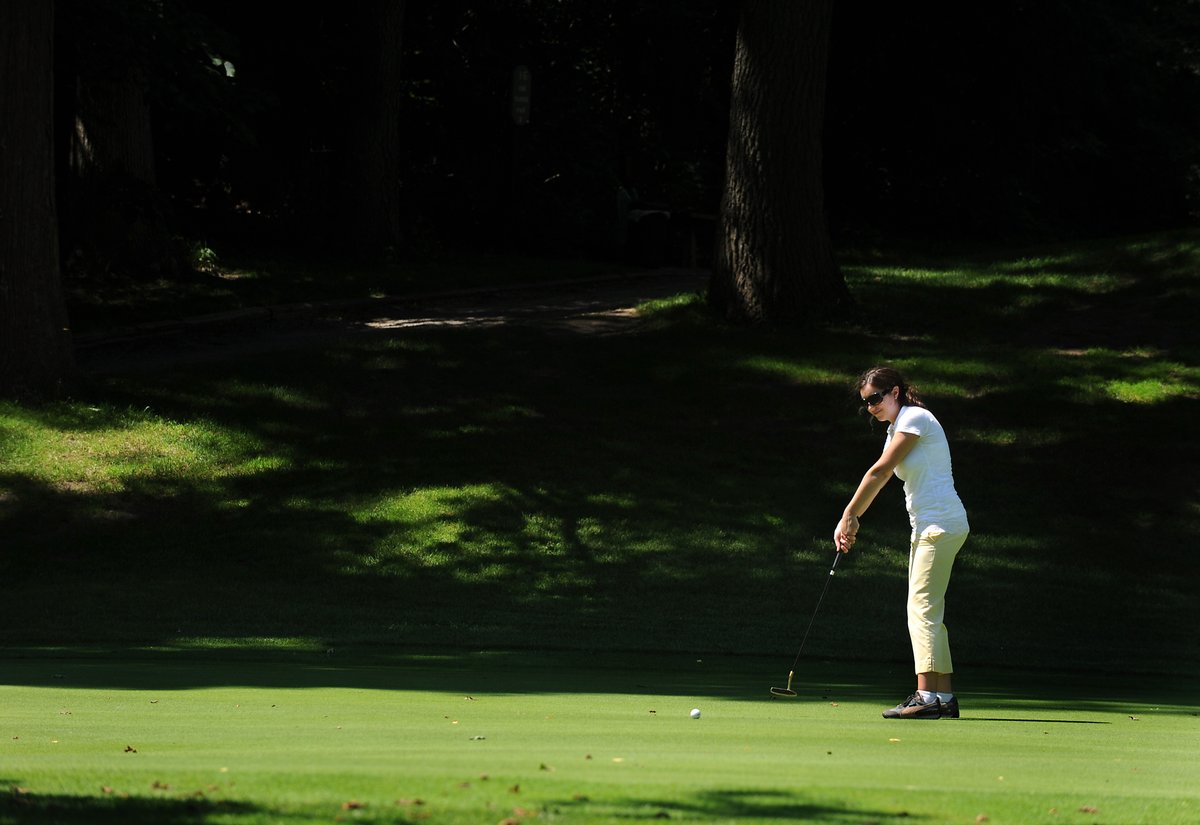 A2Parks's tweet photo. Huron Hills and Leslie Park Golf Courses are open for the 2023 season. Visit https://t.co/hgoCHvFYrS or https://t.co/osYhWkDa8Y to book a tee time, take a lesson or register for a tournament. #a2golf https://t.co/Qu0mbLY9sC