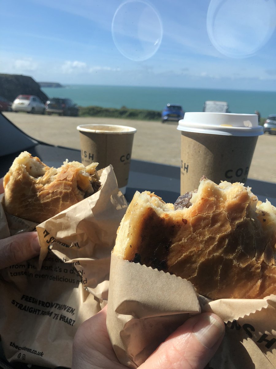 melliejayne57's tweet photo. #davidwhiteshow #bbcradiocornwall what better way to spend a late lunch than … Pasties, coffees and David on the radio!… North Cliffs ❤️❤️🌤️🌊☀️… https://t.co/QRrBuhuLv5
