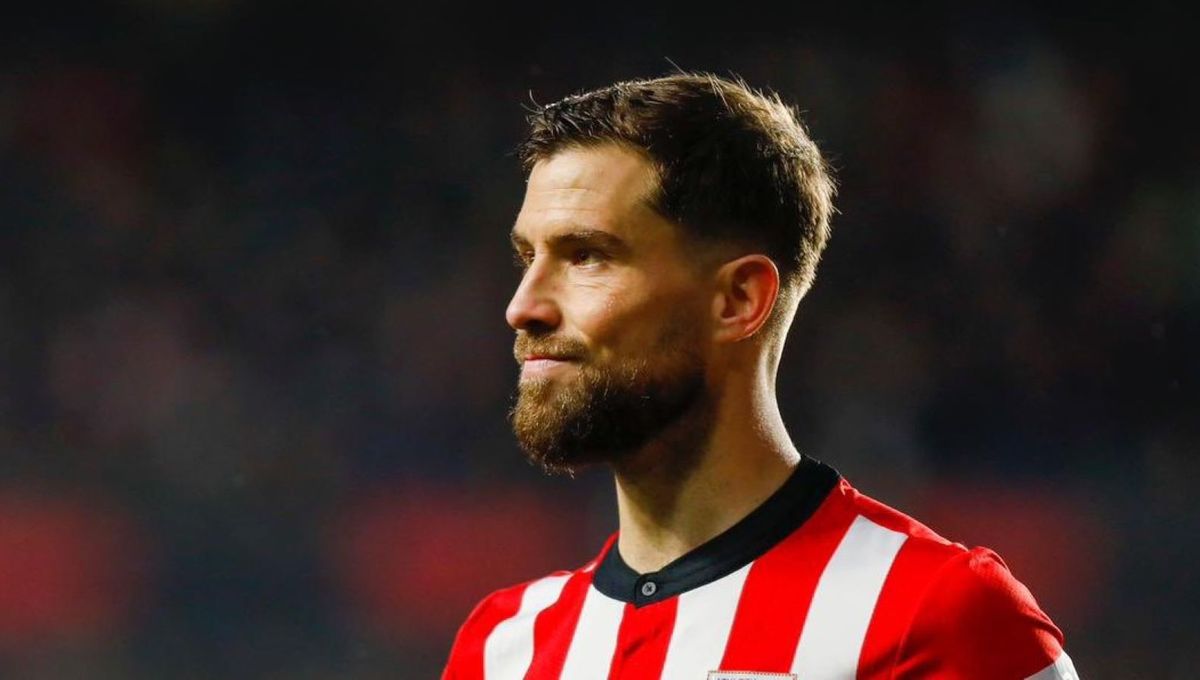 🚨 Informa <a href="/MatteMoretto/">Matteo Moretto</a> que Íñigo Martínez ya ha firmado su contrato con el Barça.

¿Te parece un buen fichaje?
🔁 NO
♥️ SÍ