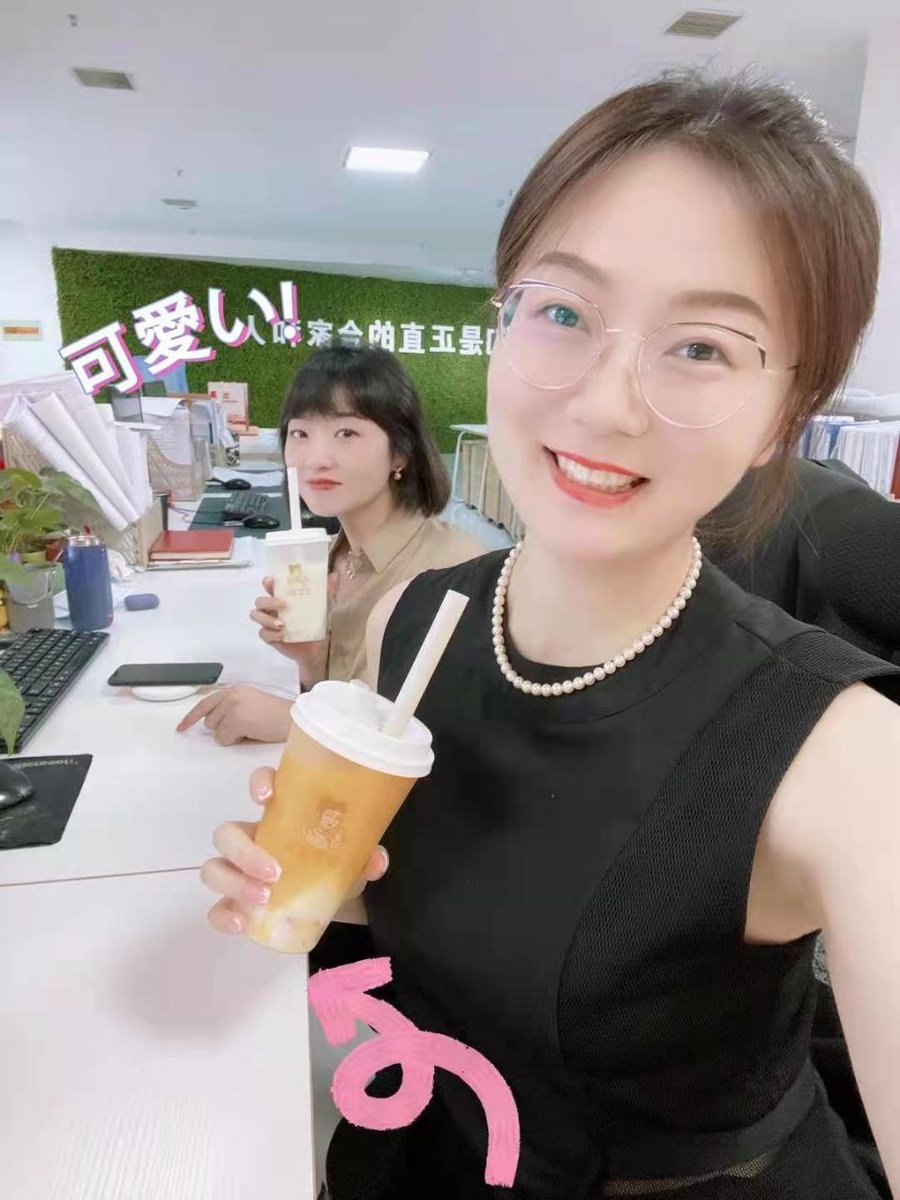 Godfucker88's tweet photo. 首席设计师也是个贱货呢。 #投稿 #曝光 #社死 #社死婊 #曝光投稿 #曝光母狗 #母狗 #贱货 #乖乖女 #反差婊 #反差人妻 #社死挑战 https://t.co/5DnzRGM2h3