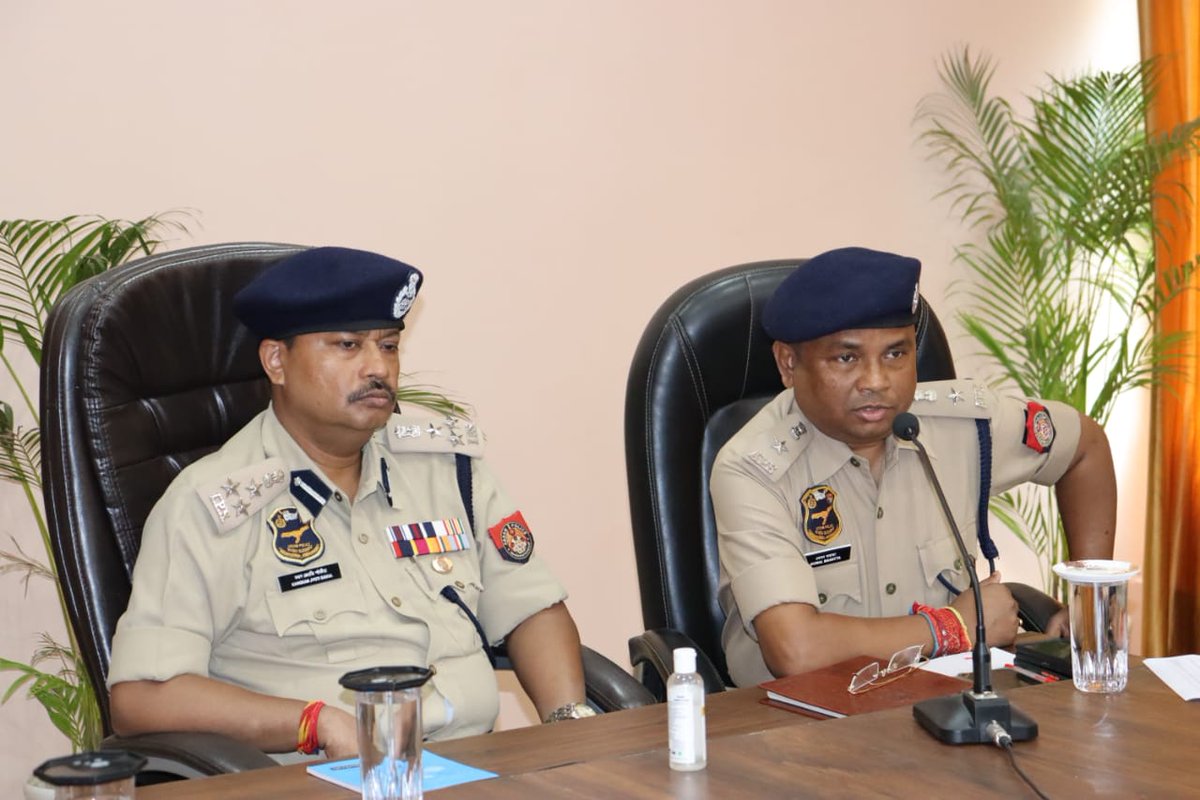 cacharpolice's tweet photo. Crime review meeting was held today. DIGP(SR) &amp; SP Cachar conducted the meeting. All the Police officers and other stake holding departments participated to ensure compliance of important instructions and guidelines laid down by APHQrs and CID HQrs.
@DGPAssamPolice
@assampolice https://t.co/ff4FmlfyxH