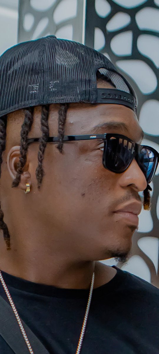 Kutlo Julia Kutjwe on Twitter "RT thapartypapi P1000.00 Reward for