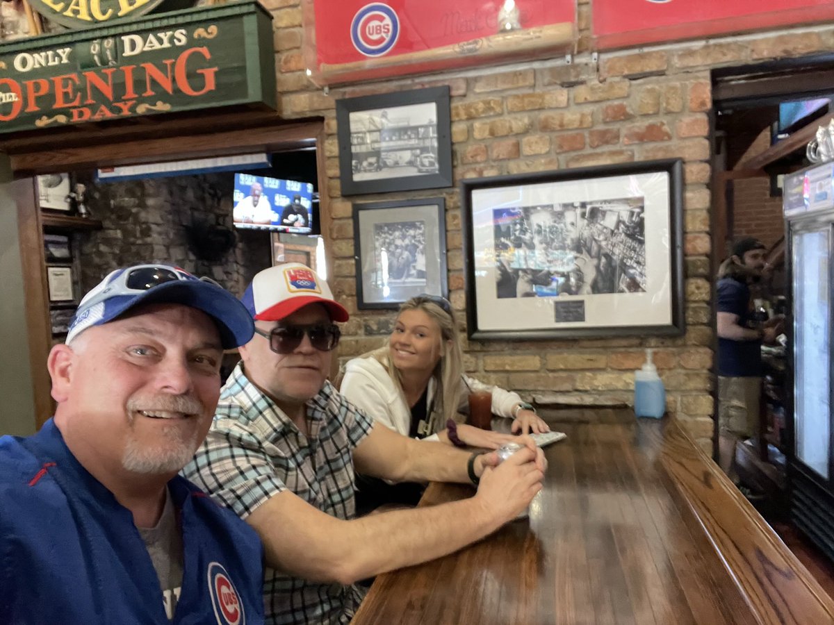 mercer_14's tweet photo. Another amazing day spent at the friendly confines and @murphysbleacher @Mercer_211 1st trip this year 🍺⚾️⚾️⚾️🍺 https://t.co/jpr9E1QBhC
