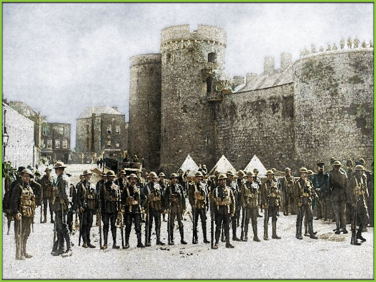 LimerickMuseum's tweet photo. Today in 1919..
The "Limerick Soviet". A city-wide strike begins against the British Army in Limerick as a protest against the City being declared a "Special Military Area" (ID cards were needed to go in and out of the City).
#Limerick #LimerickSoviet #OTD https://t.co/iUZsKMiMXf