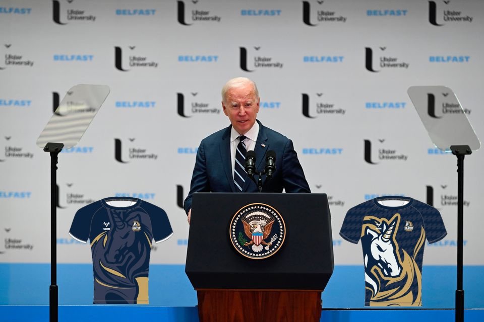 EireCollegiate's tweet photo. 🚨 BREAKING NEWS 🚨
@POTUS makes an appearance at @UlsterUni to announce the brand new Ulster Unicorns esports jersey designed by @oxensportsuk! 👕
#NativzCollegiate #DripAlert https://t.co/shKKlvlaUq