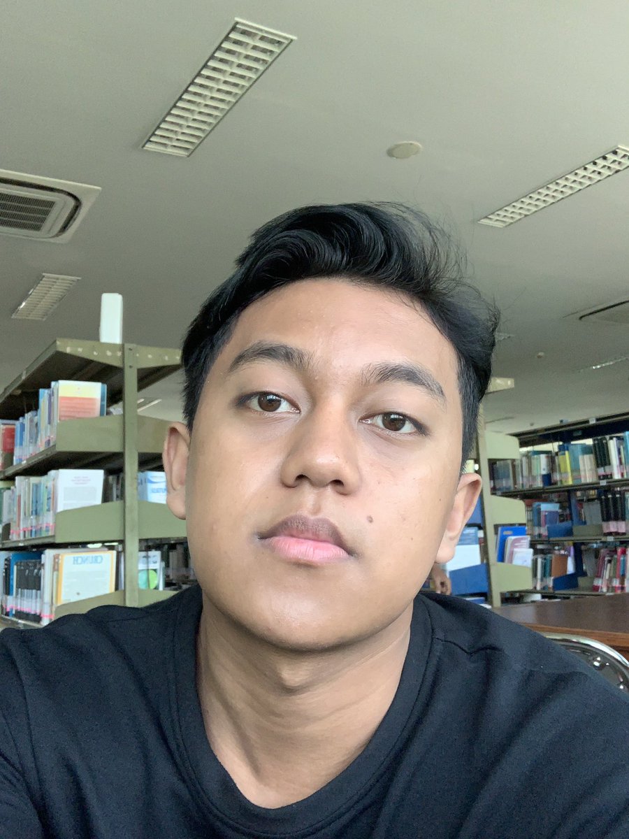 chocowichow's tweet photo. no filter dengan pencahayaan, gaya rambut, dan berat badan yang berbeda-beda kekwkw https://t.co/Yg2MQ5el1m