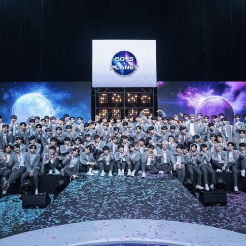 hanbin696's tweet photo. she was everything, he was just ken https://t.co/5awv6b27y2