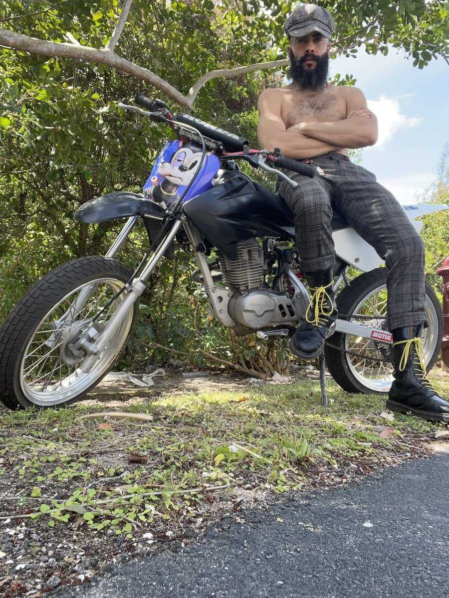 Happy Birthday to Me !!!! 
39 never felt so good 🤌🏼⚡️😼<a href="/DeathByDegens/">DeathByDegens</a> #TOONZ