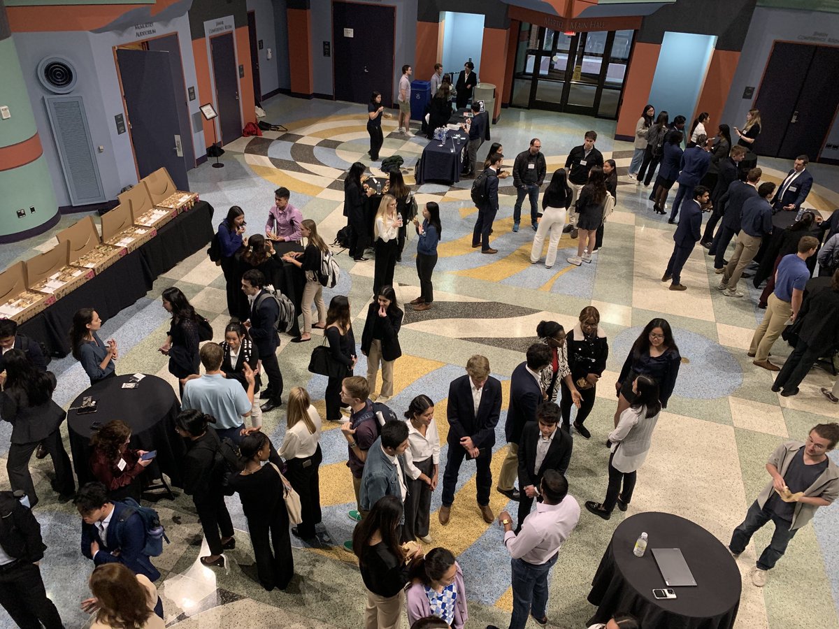 Last Thursday, the CCD hosted our second-ever Consulting Career Night! Students had the chance to hear from five exceptional firms about their organizations and upcoming opportunities and network with their representatives. Thank you to all those who attended!